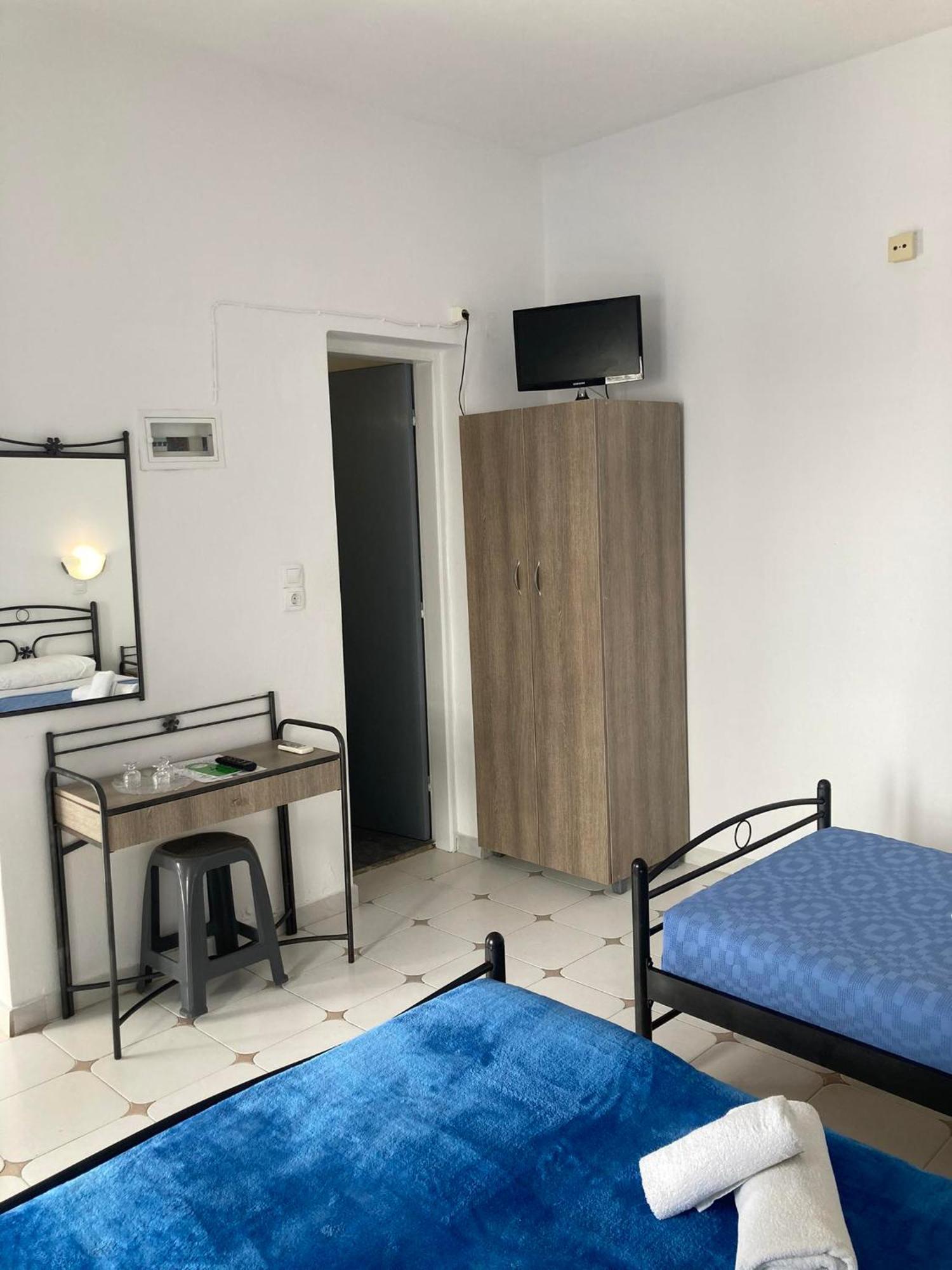 M.G. Hotel Studio & Apts بيريسا المظهر الخارجي الصورة